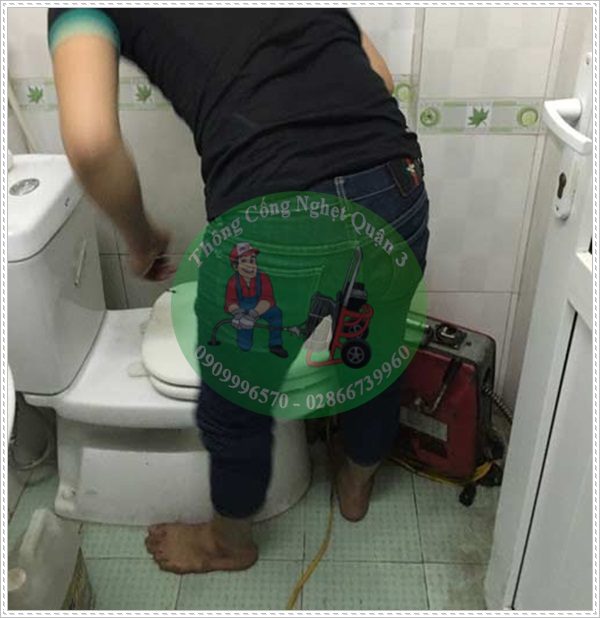 Nguy&ecirc;n nh&acirc;n bồn cầu bị tr&agrave;o ngược nước